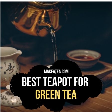 A teapot poring green tea
