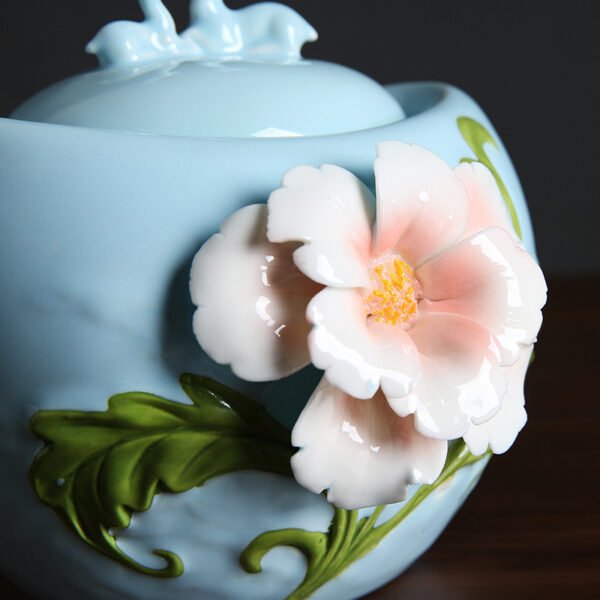 Hand-made Porcelain Sealed Tea Pot