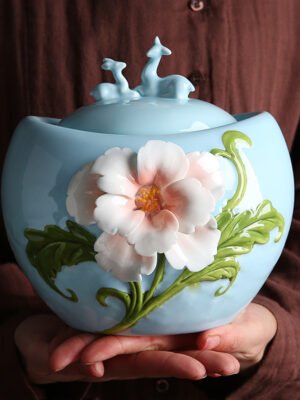 56369e41-f935-496f-83fc-6a8de753f566.jpg Hand-made Porcelain Sealed Tea Pot