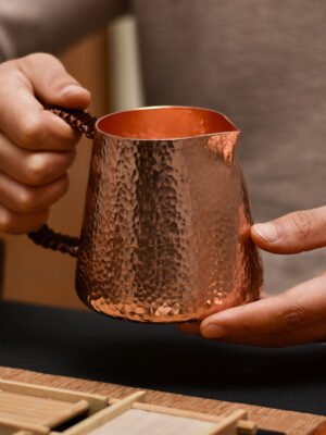 O1CN01yXzAfJ1guZ1tvIe7Q_2826724202-0-cib.jpg Pure Copper Pitcher Tea Pitcher Handmade Beating