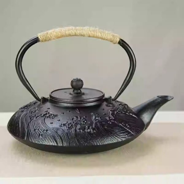 ca19f139-631a-4f89-8e22-38a4127fed3b.jpg Handmade Iron Tea Pot With Strainer Water Pot Tea Making